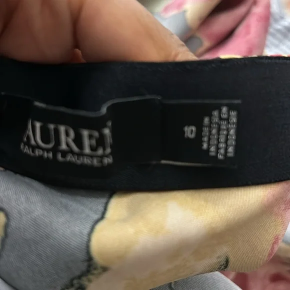 Lauren Ralph Lauren
Floral Charmeuse Midi Skirt in Multi (size 10) - Picture 9 of 10